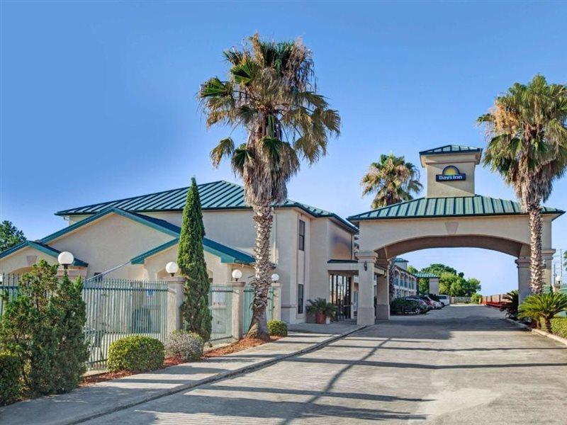 Days Inn & Suites By Wyndham Houston North - ספרינג מראה חיצוני תמונה