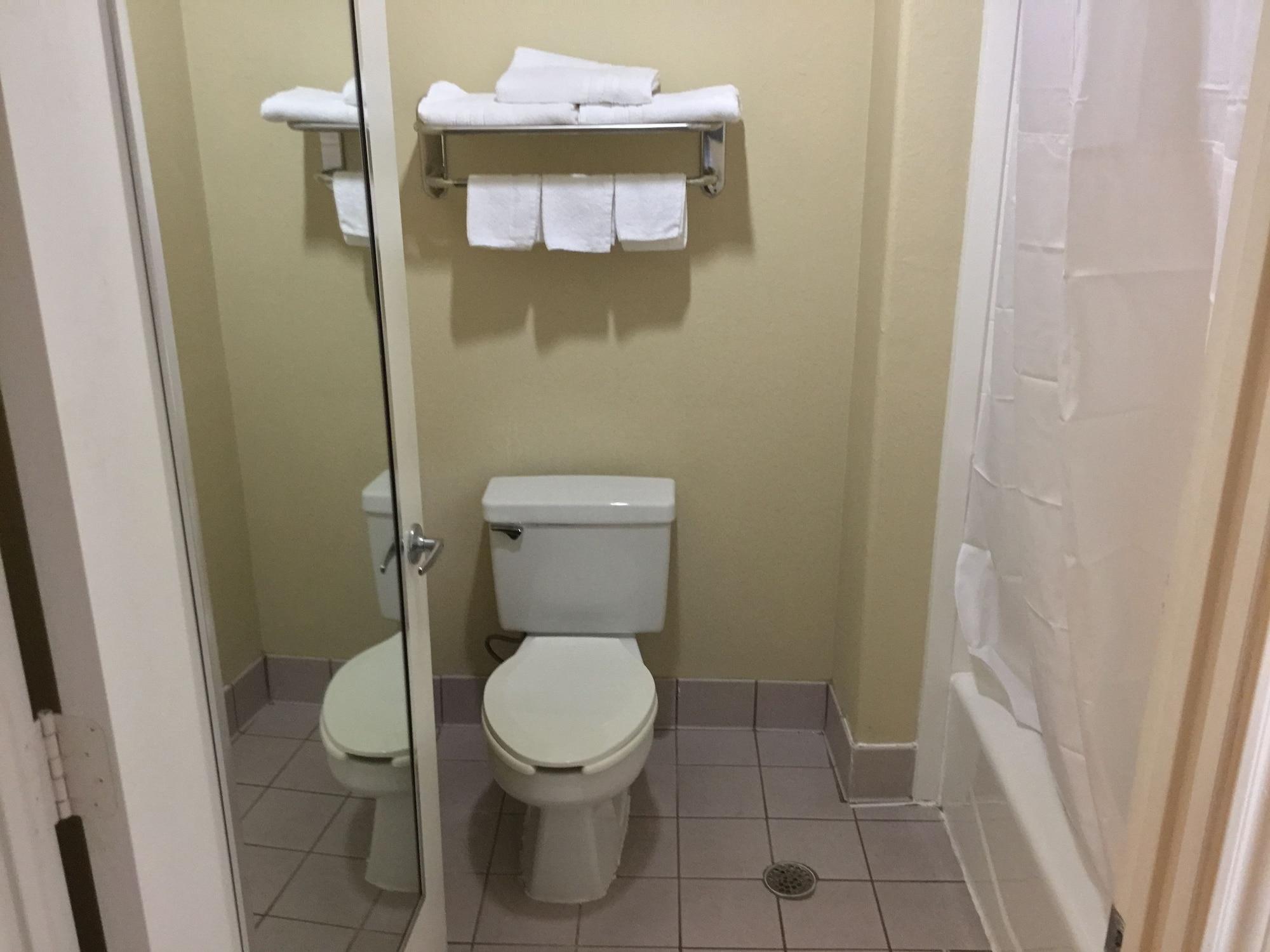 Days Inn & Suites By Wyndham Houston North - ספרינג מראה חיצוני תמונה