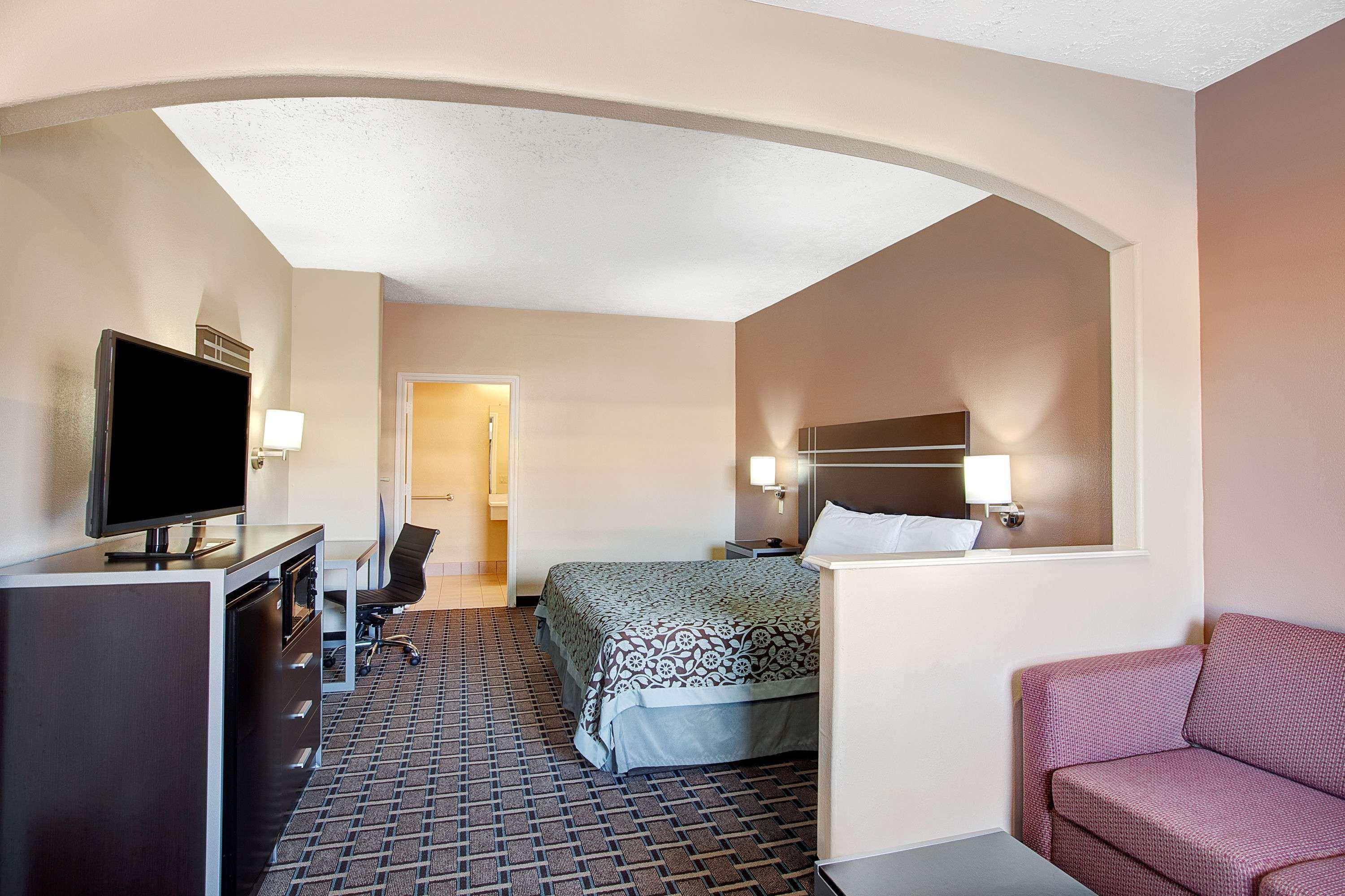 Days Inn & Suites By Wyndham Houston North - ספרינג מראה חיצוני תמונה