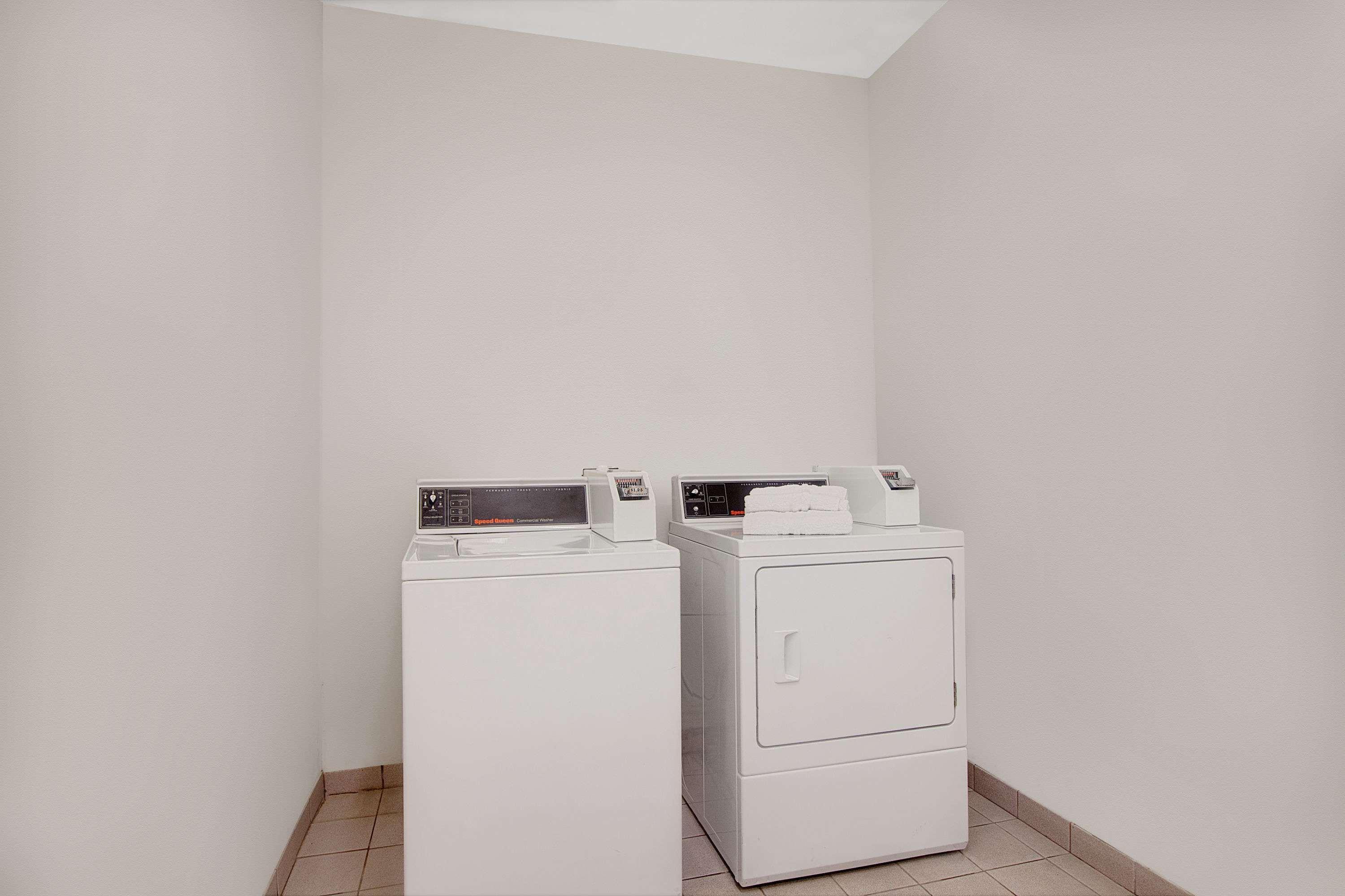 Days Inn & Suites By Wyndham Houston North - ספרינג מראה חיצוני תמונה